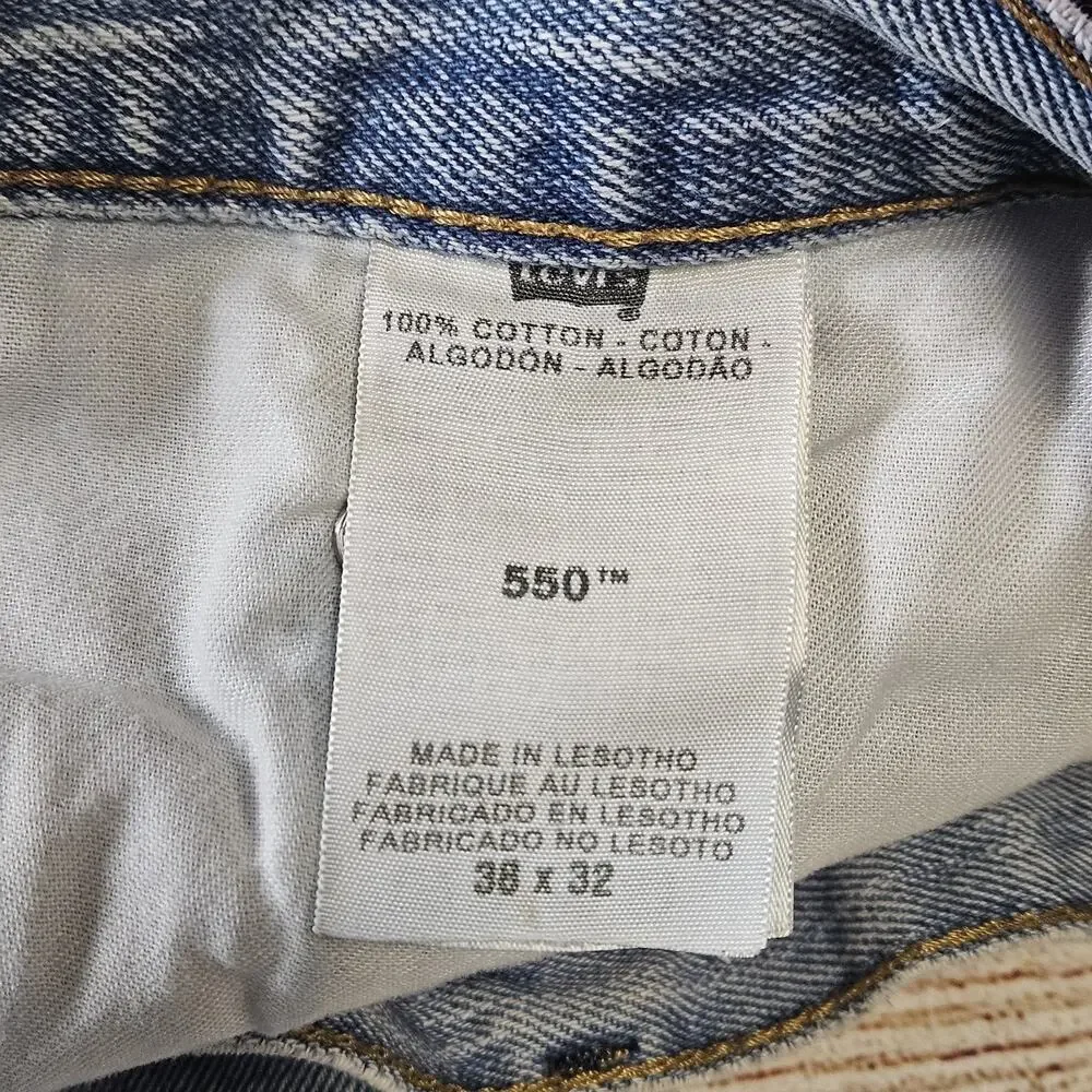 Levi’s 550 Jeans Mens 38x32 Blue Relaxed Tapered 100% Cotton *Distressed